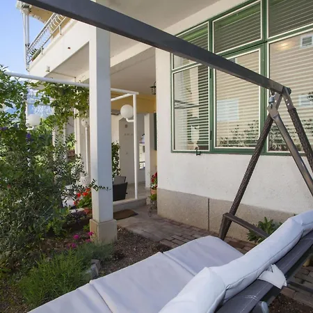 Komfortable Mit Terrasse In Bidol By Interhome * Макарска