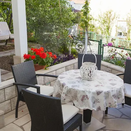 Komfortable Mit Terrasse In Bidol By Interhome Апартаменты Макарска