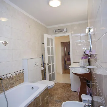 Апартаменты Komfortable Mit Terrasse In Bidol By Interhome